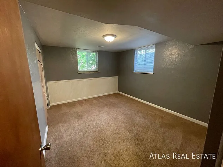 1833 N Hooker St — Photo 7