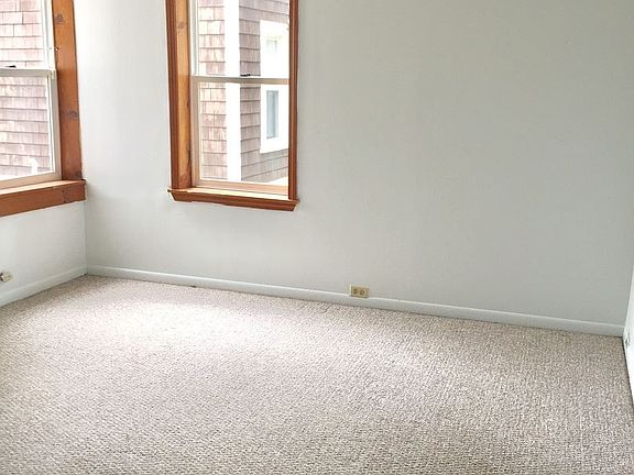 5th image of 511 Emmet St