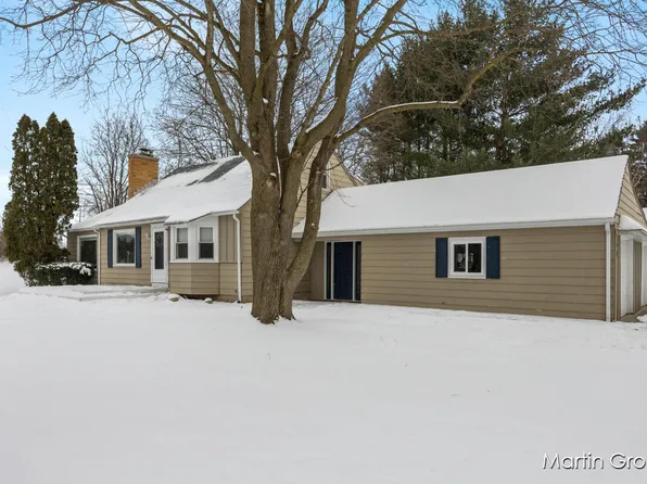 4146 Imogene St NE, Comstock Park, MI 49321