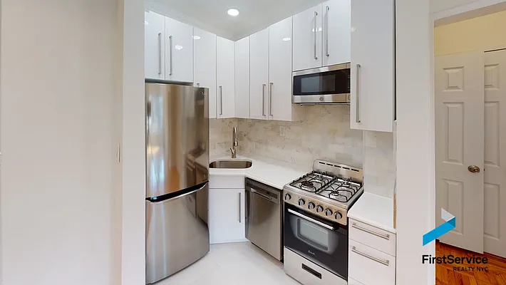 Rented by FirstService Realty (legacy) | media 15