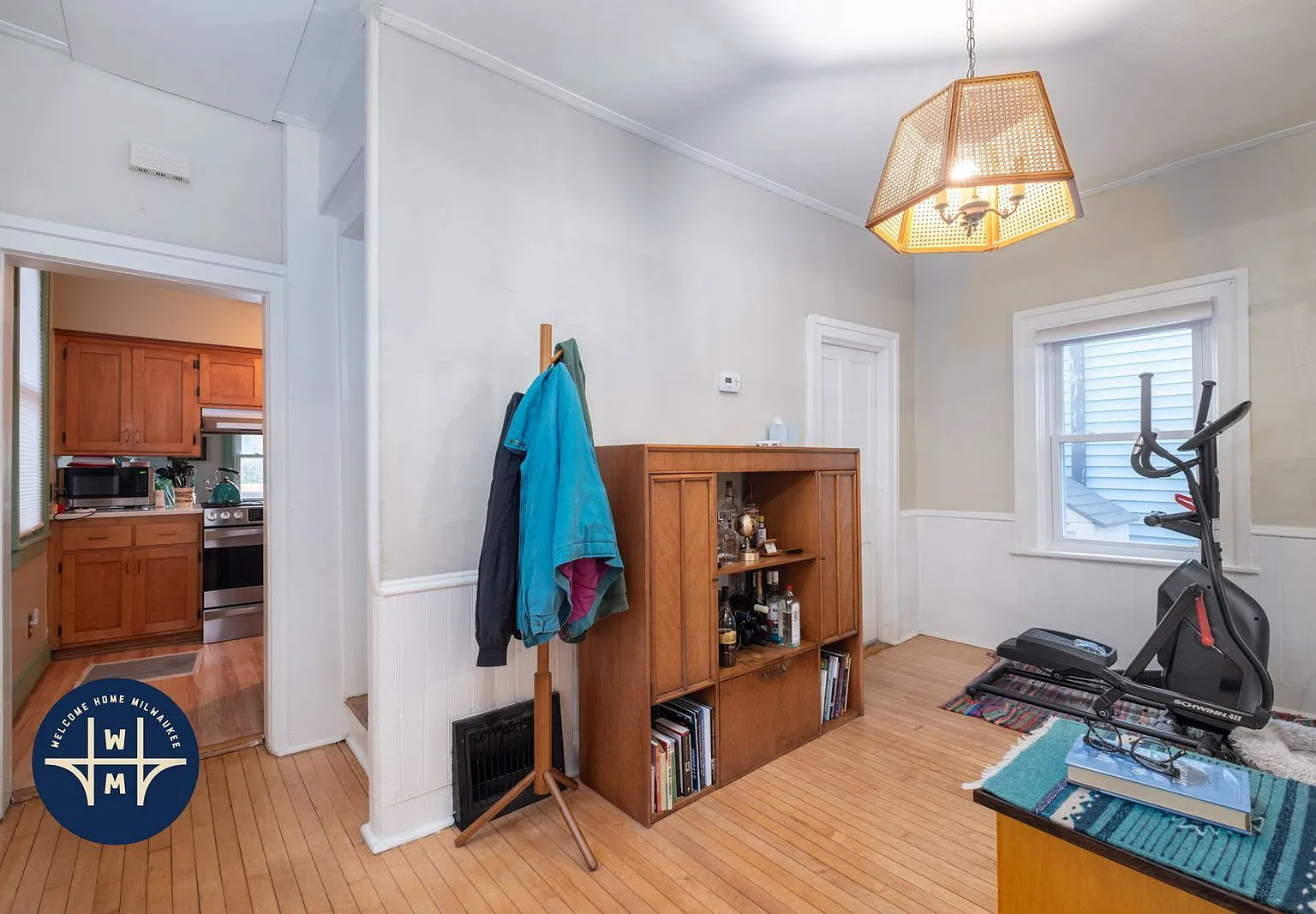 1 bed, 1.0 bath, 1024 sqft, $1,348 — Photo 2