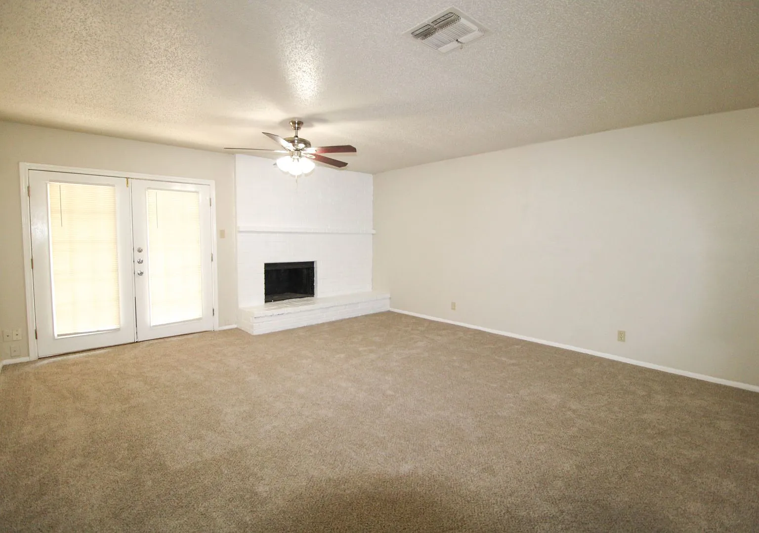 4724 Oakfield Way — Photo 4