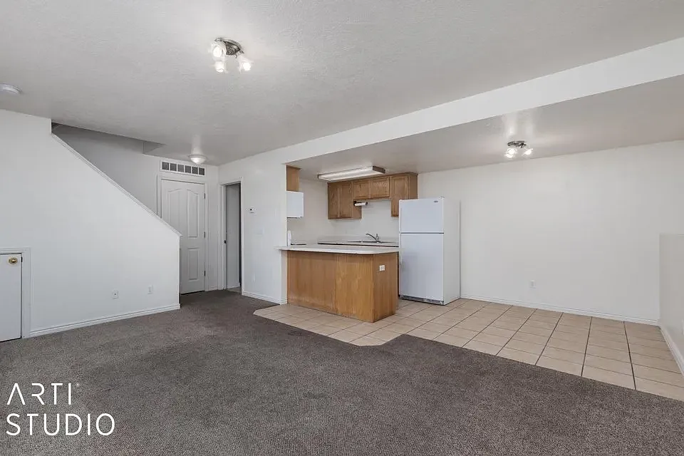 1665 Tremonton — Photo 3