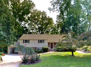 146 Greyhorse Rd, Willow Grove, PA 19090