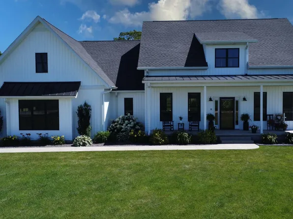 1770 E 1700 North Rd, Watseka, IL 60970