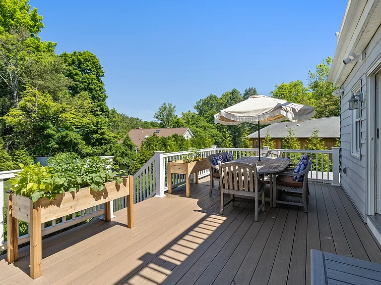 9 Deluca Dr — Photo 25