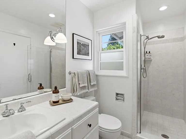 730 Berry Ave — Photo 28
