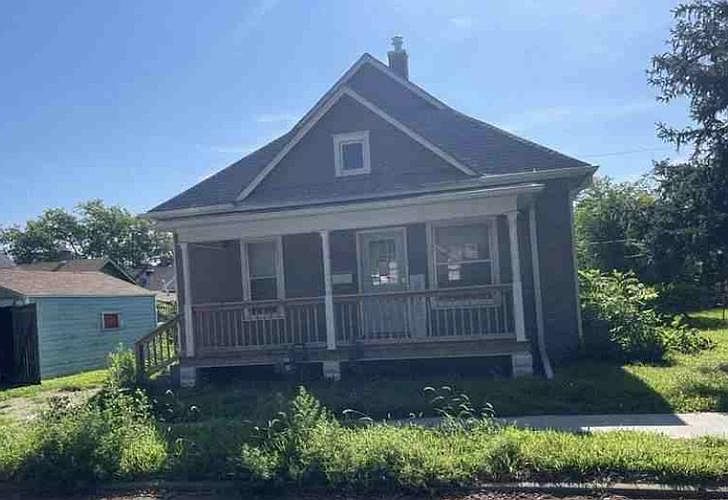 1st image of 409 Montrose St