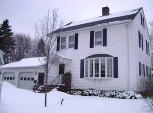 19 Elmwood St, Portland, ME 04103