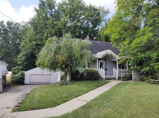 2430 Benton St, Akron, OH 44312