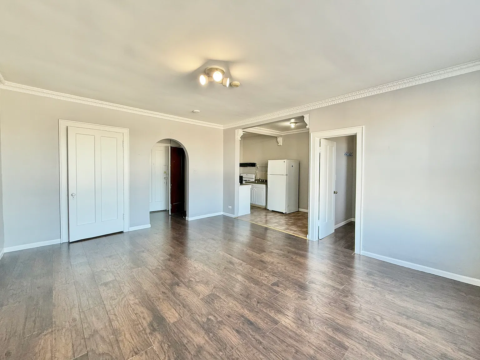Studio, 600 sqft, $1,035 — Photo 3