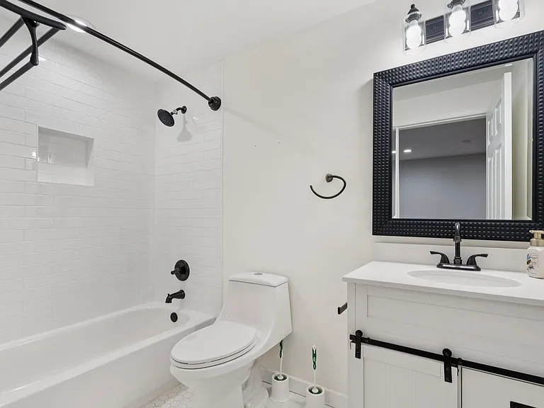 1291 Mason Mill Ct — Photo 29