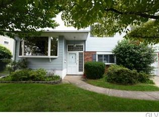 1902 Woodmont Dr, Bethlehem, PA 18018