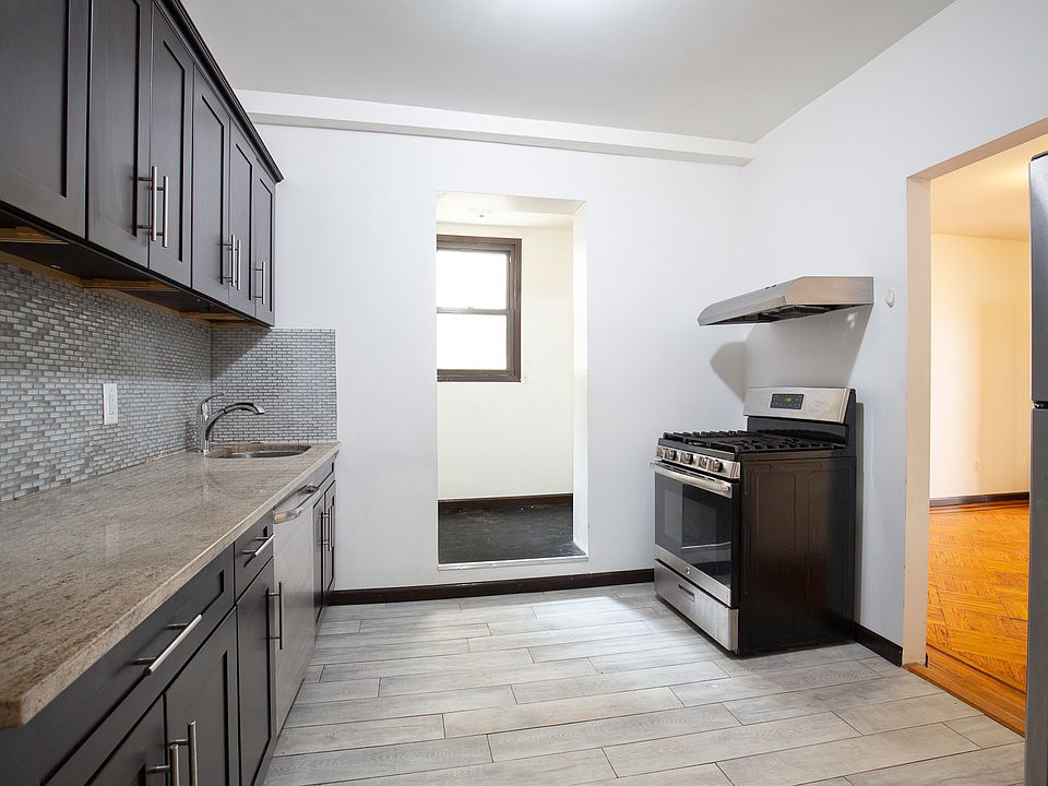 1st image of 944 Nostrand Ave APT 2