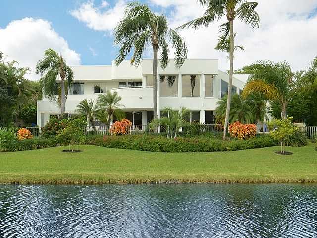 Home For Sale In Boca Grove
