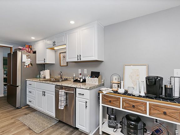 2nd image of 1028 Maple Ave