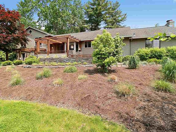 2nd image of 28 Southwood Dr
