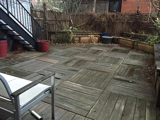 Rented by MNS | media 9