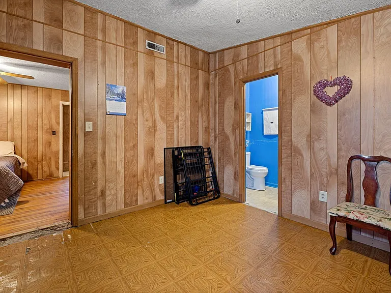 1154 Fiske St — Photo 9