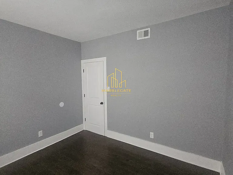 559 Grove St #22A — Photo 7