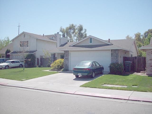 2nd image of 2744 Oakwood Ct
