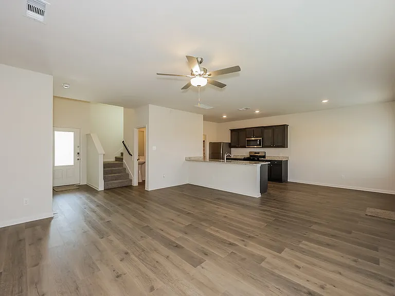 1417 Woodwinds Dr — Photo 5