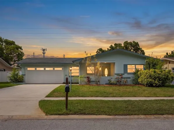 965 Santa Monica Dr, Dunedin, FL 34698