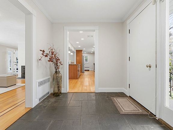 4th image of 31 Huckleberry Hill Rd
