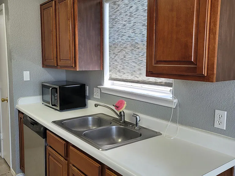 10416 Morning Dew St — Photo 9