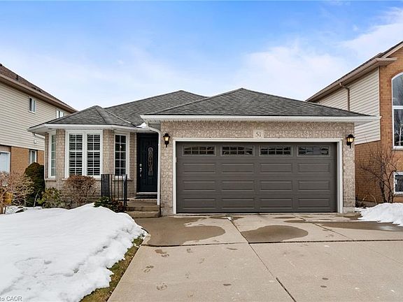 2nd image of 51 Redtail Cres