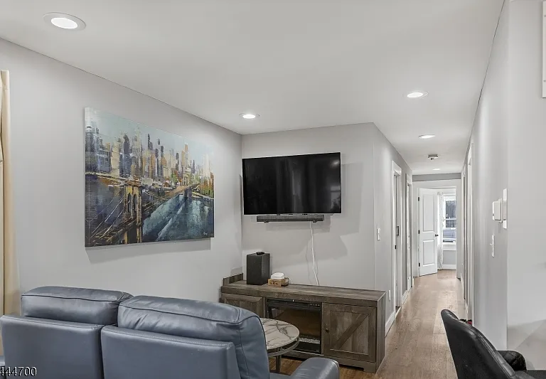17 Thomas St — Photo 3