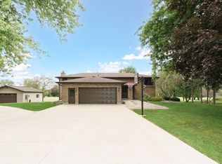 1504 Country Club Ln, Watertown, WI 53098