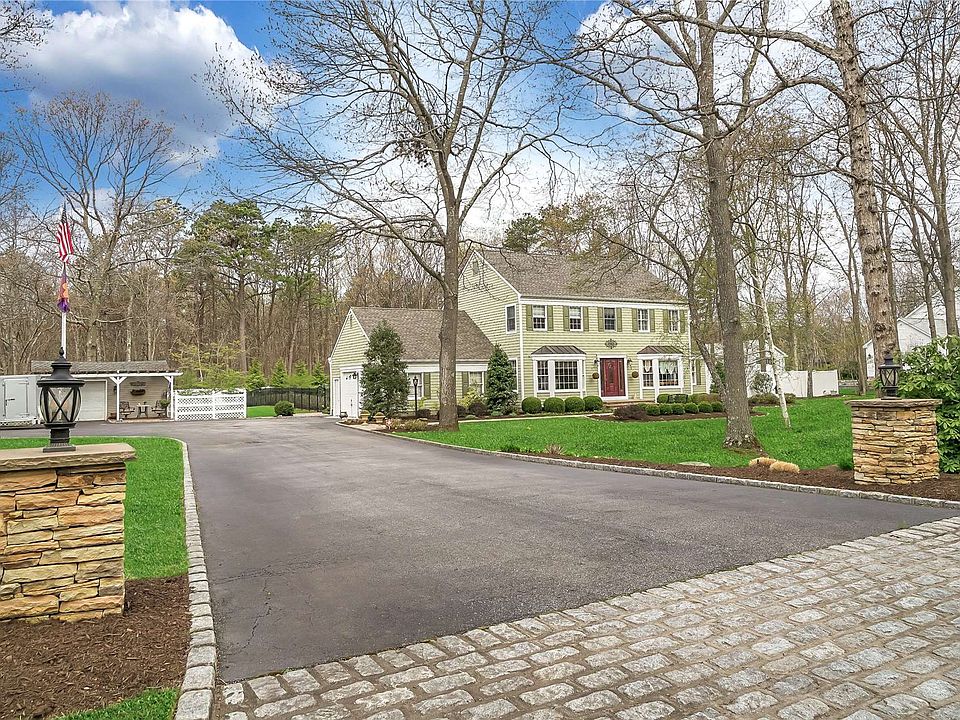 1st image of 18 Deerfield Dr