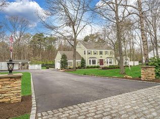 18 Deerfield Dr, Wading River, NY 11792