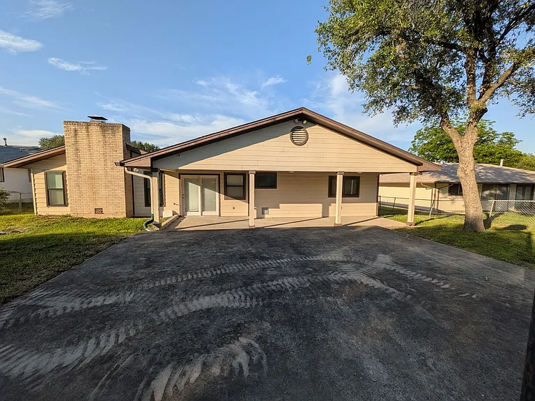 6618 Cloverbend St — Photo 52