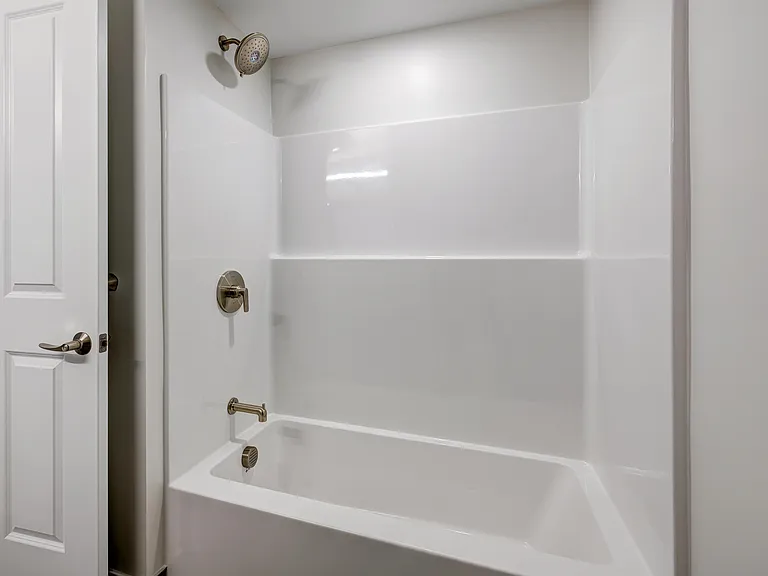 2059 Lafayette Rd #204 — Photo 8