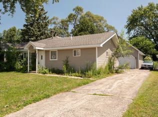 1612 Burry Circle Dr, Crest Hill, IL 60403
