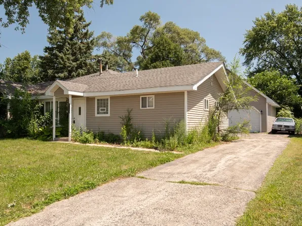 1612 Burry Circle Dr, Crest Hill, IL 60403