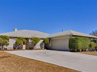 101 Valley Forge Ln, Arlington, TX 76002