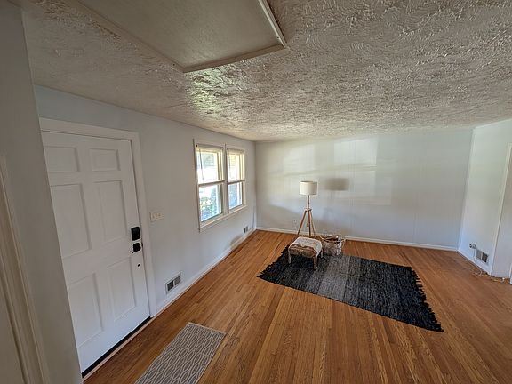 front/living room