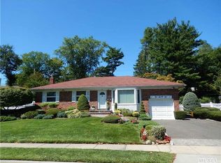 122 Forest Dr, Jericho, NY 11753