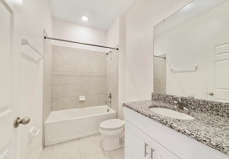 662 Fairview Ave — Photo 6