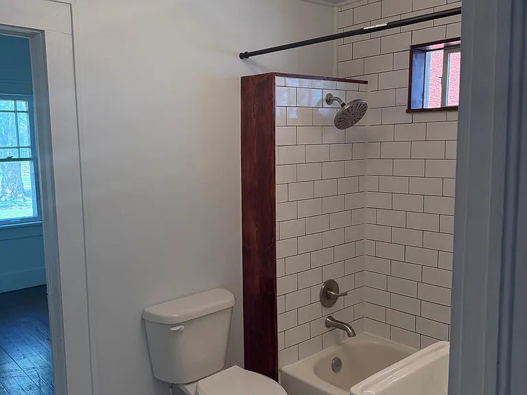 320 W 7th Ave — Photo 11