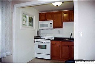 2nd image of 1304 Hedin Pl