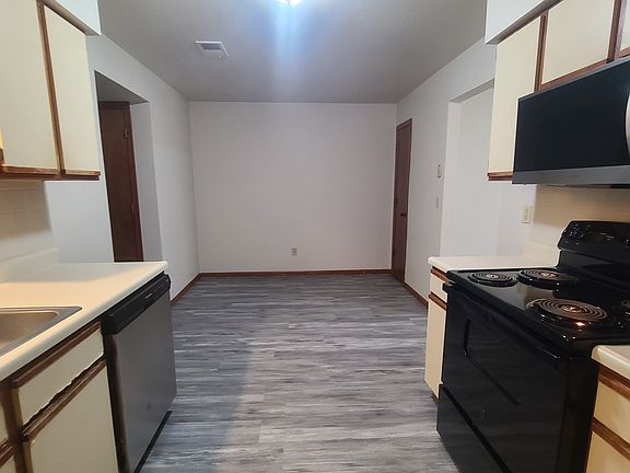 2nd image of 110 NW Vesper St APT E