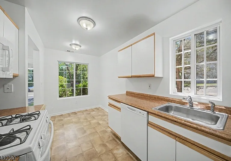 415 Union St — Photo 7