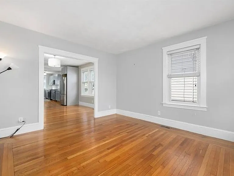 92 Colonial Road — Photo 13