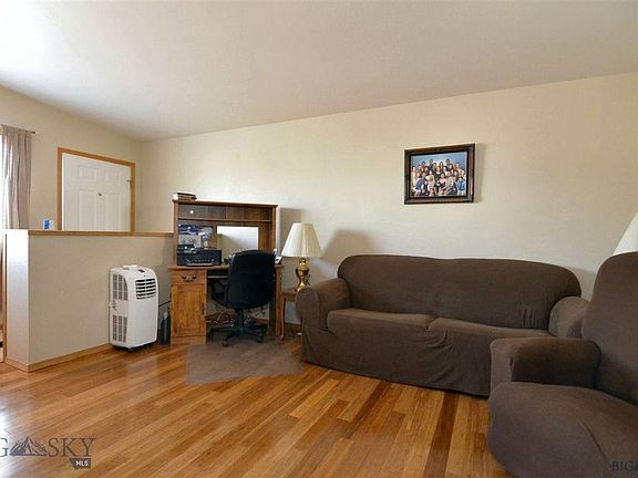 3rd image of 509 Jackrabbit Ln