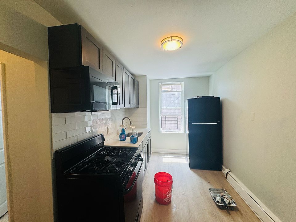 1st image of 19 Fulton Ave #2