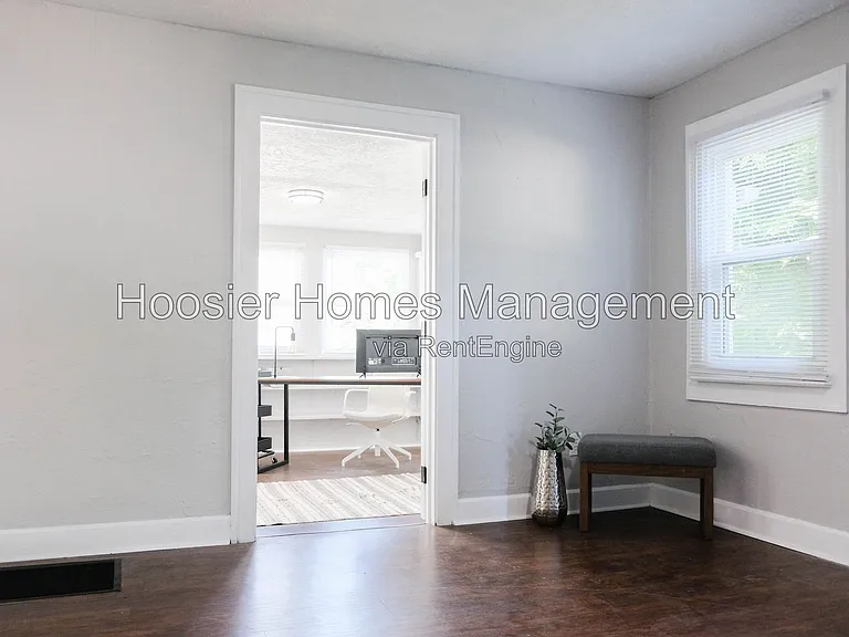 2035 E 43rd St — Photo 5